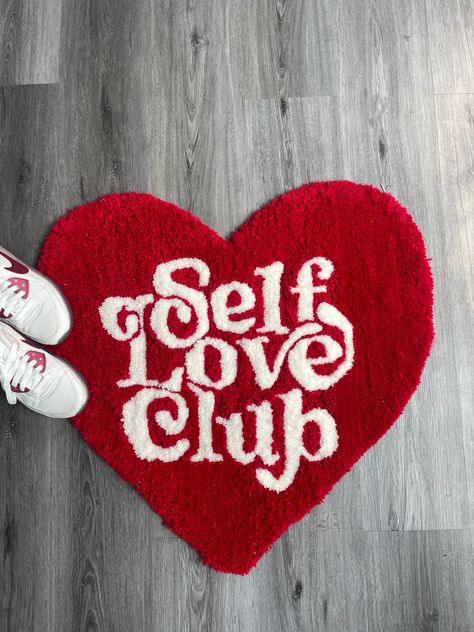 Rugs With Words, Self Love Club Rug, Rug Turfing Ideas, Simple Tufted Rug, Baddie Rugs, Rug Tufting Aesthetic, Small Rugs In Bedroom Aesthetic, Girly Rug, Rug Tufting Design