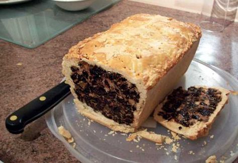 Easy-to-follow Black Bun recipe to make The Broons' favourite Hogmanay fruit cake wrapped in pastry. Traditional Scottish Food, 12 Grapes, Scottish Desserts, Black Bun, Scottish Dishes, British Desserts, Fruity Cake, Cake Wraps, Scottish Recipes