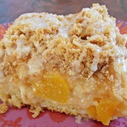 Crumb Cake Recipe, Peach Pie Filling, Cake Mug, Peach Cobbler Easy, Dessert Cake Recipes, Coffee Cake Recipes, Peach Recipe, Crumb Cake, Piece Of Cake