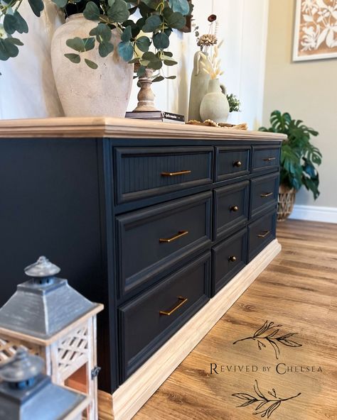 Check out the before of this dresser makeover! Painted Bedroom Furniture Set, Remodeled Dressers Ideas, Refurbished Dresser Diy Ideas, 80s Dresser Makeover, Dresser Diy Painted, Redo Dresser Ideas, Antique Chest Of Drawers Makeover, Painting Dresser Ideas, Dresser Makeover Black