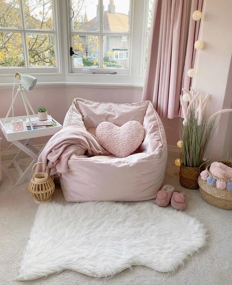 Bean Bag Bazaar on Instagram: “Chill out zone of DREAMS 💞! Tap to save for future inspiration 🌞 @hearts_at_claremont” Pink Chair Bedroom Corner, Bean Bag Chair In Bedroom, Beanbag Chair Bedrooms, Bedroom Bean Bags, Puff Chair, Chill Out Zone, Dream Bedroom Inspiration, Gold Bedroom, Girly Room