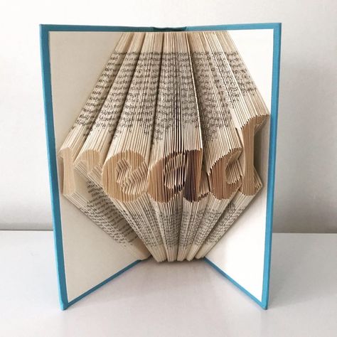 Free Book Folding Patterns, Book Folding Patterns Free Templates, Recycled Book Crafts, Book Folding Patterns Templates, Folded Book Art Diy, Book Folding Templates, Book Folding Patterns Free, Folded Book Art Pattern, Old Book Crafts