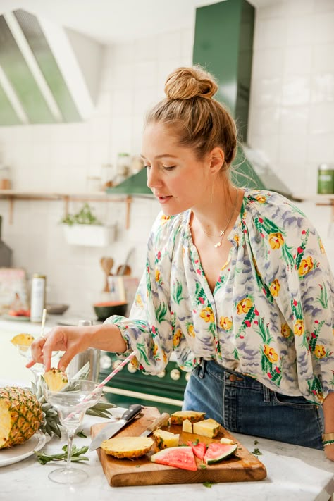 Portrait and lifestyle content for Rens Kroes - Emma Peijnenburg Food Blog Branding, Baking Photoshoot, Vegan People, Dutch Food, Savory Treats, Cooking Photos, Cooking Photography, Food Photoshoot, Personal Branding Photoshoot