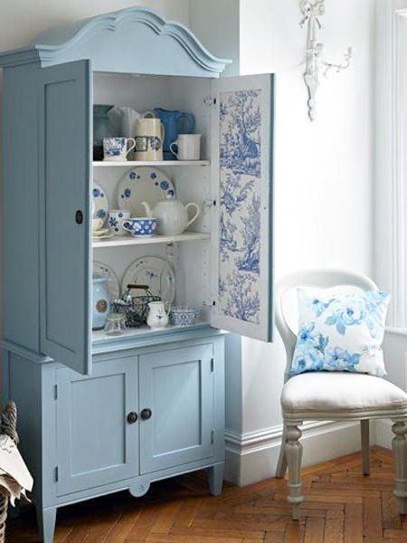 25 Shabby Chic Decorating Ideas to Brighten Up Home Interiors and Add Vintage Style – Lushome Shabby Chic Bedrooms, Camera Shabby Chic, Decoration Shabby, Shabby Chic Living, Shabby Chic Dresser, Shabby Chic Living Room, Cottage Charm, Shabby Chic Interiors, Shabby Chic Bedroom