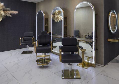 Dark Grey Salon Decor, Black And Gold Salon Interior Design, Black And Gold Salon Chair, Black And Gold Beauty Salon Decor, Black White Gold Salon Decor, Black White And Gold Salon Suite, Black Walls Salon, Black And Gold Salon Ideas, Black And Gold Hair Salon Decor