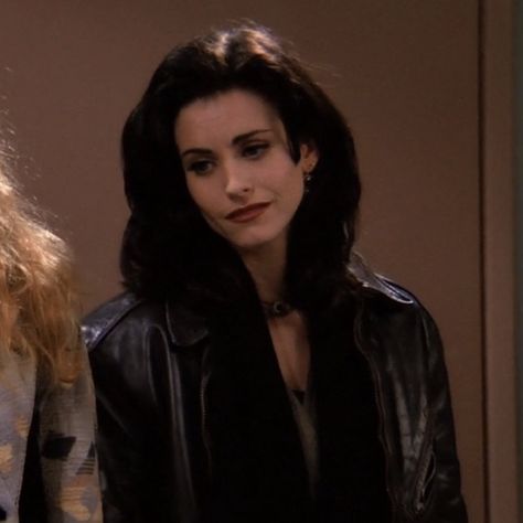 Monica Friends, Courtney Cox, Friends Cast, Camila Morrone, Friends Season, Friends Moments, Monica Geller, Rachel Mcadams, Hair Nails