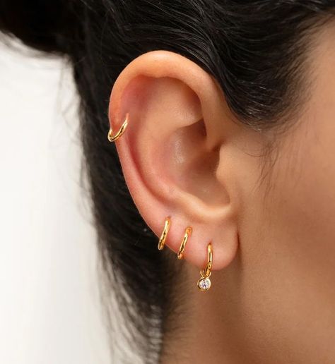 Minimalist Ear Piercings, Ear Peircings, Pretty Ear Piercings, Cool Ear Piercings, Cute Ear Piercings, Cute Piercings, Casual Earrings, Tragus Piercing, Mini Earrings