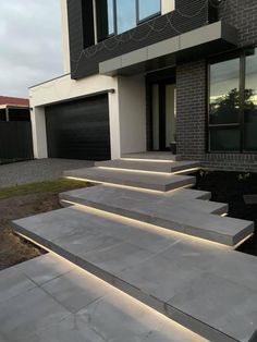 How To Make Fantastic Floating Outdoor Steps Modern Steps Entrance, Modern Front Yard Steps, Concrete Landing And Steps, Front Porch Ideas Stairs, Modern Exterior Stairs, Concrete Front Stairs, Modern Front Stairs Entrance, Natural Stone Stairs Outdoor, Concrete Porch Steps Ideas