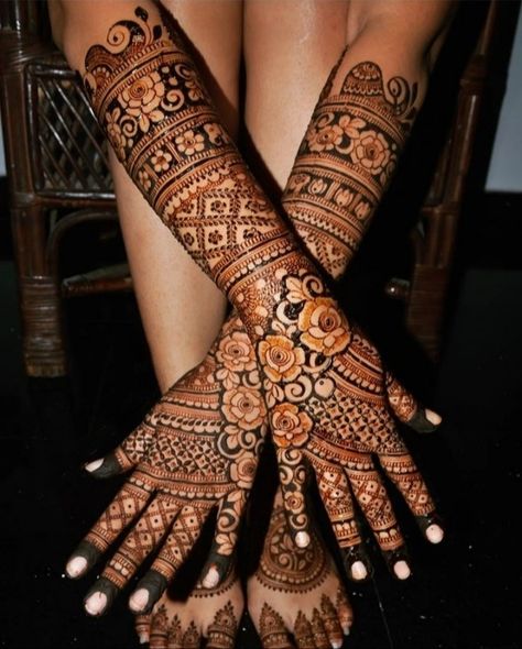 Dulhan Back Side Mehandi, Back Side Mehendi Design, Mehndi Engagement, Full Hand Henna, Mehandi Wedding, Bridal Henna Design, Arabic Bridal Mehndi Designs, Baby Mehndi Design, Front Mehndi Design