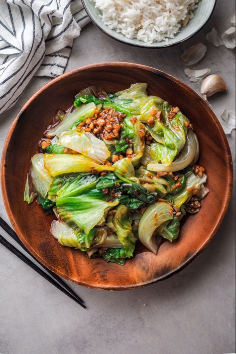 Iceberg Lettuce Recipes, Lettuce Recipes, Vegetarian Oyster Sauce, Authentic Asian Recipes, Chinese Recipe, Vegan Asian, Easy Asian, Iceberg Lettuce, Oyster Sauce