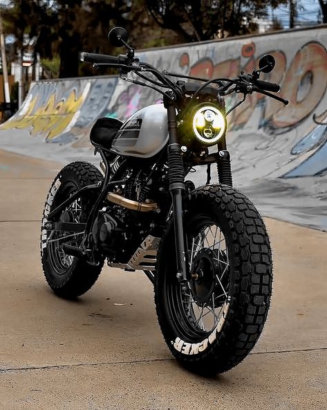 Honda Tracker by @azfercustoms . #honda #hondatracker #hondacustom #tracker #scrambler #caferacer #caferacersofinstagram #motorcycle #clothesstylestores #clothing Motos Scrambler, Custom Dirt Bike, Yamaha Tw200, Soichiro Honda, Honda Scrambler, Moto Scrambler, Duke Bike, Tracker Motorcycle, Scrambler Custom