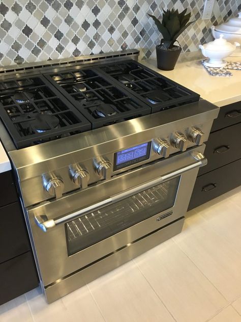 Cooking Stoves Kitchen, New Stove Design, Cooking Range In Kitchen, Kitchen Stove Ideas, Modern Kitchen Stove, Modern Kitchen Stoves, Gas Stove With Oven, Stove With Oven, Range Kitchen