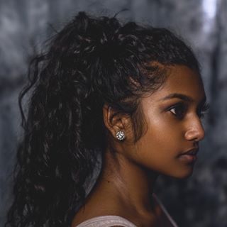 So beautiful, so luscious. | 17 Stunning People Who Will Make You Wish You Had Curly Hair Drawing Lips, Arab Women, Wave Hair, Drawing Inspo, Hair Natural, Character Ideas, Black Beauty, Black Is Beautiful, Hair Goals