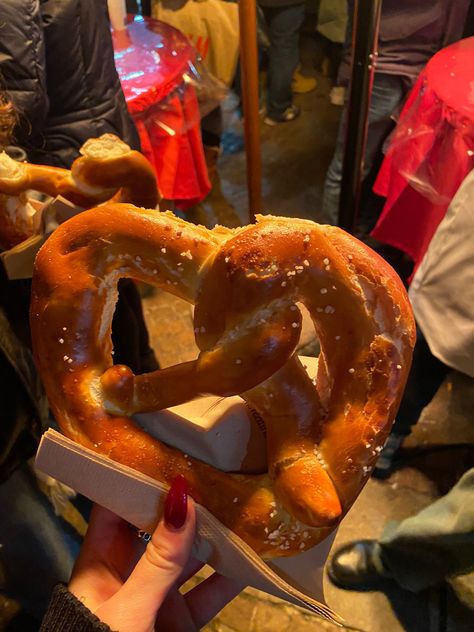 Soft Pretzels Aesthetic, Soft Pretzel Aesthetic, Picky Eater Aesthetic, Pretzel Aesthetic, Pics Ideas Instagram, Instagram Pics Ideas, Big Pretzel, Giant Pretzel, Aesthetic Instagram Stories