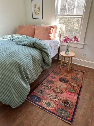 Persian Rugs: Timeless Elegance in 2024 and Beyond Rug Styling, Piglet In Bed, World Of Interiors, Persian Rugs, Modern Interiors, Intricate Designs, Rug Styles, Room Inspo, Modern Rugs