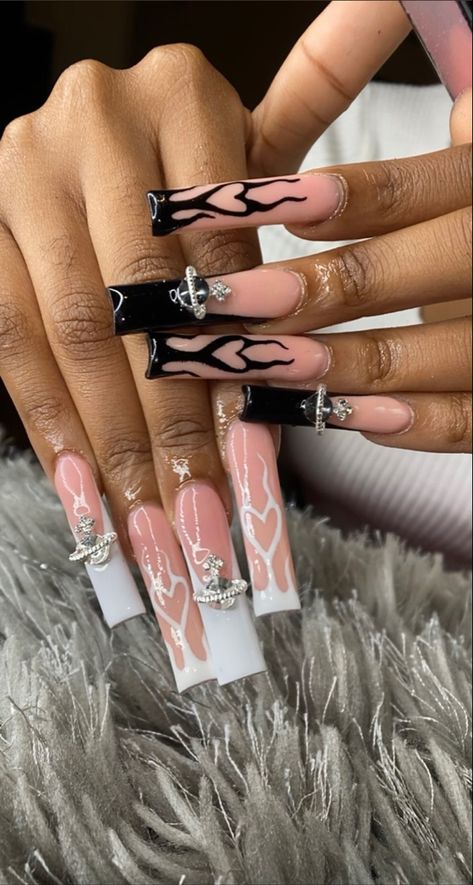 Black Formal Acrylic Nails, Baddie Nails Acrylic Long Square, Hello Kitty Chrome Heart Nails, Long Acrylic Nail Designs Baddie, Rap Concert Nails Ideas, Cute Baddie Nails Acrylic, Cute Long Acrylic Nails, Long Classy Nails, Baddie Acrylic Nails Long