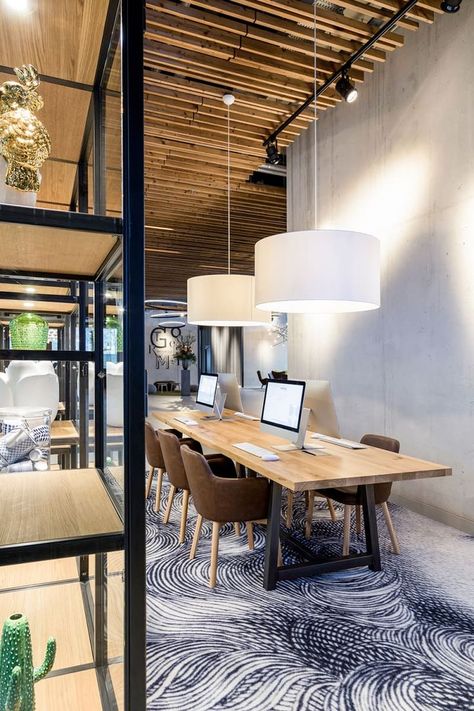 Mulderblauw architects · Novotel Amsterdam Schiphol Airport Home Office Industrial, Schiphol Airport, Industrial Office Design, Office Decor Professional, Office Table Design, Corporate Office Design, Office Space Design, Corporate Interiors, Office Workspace