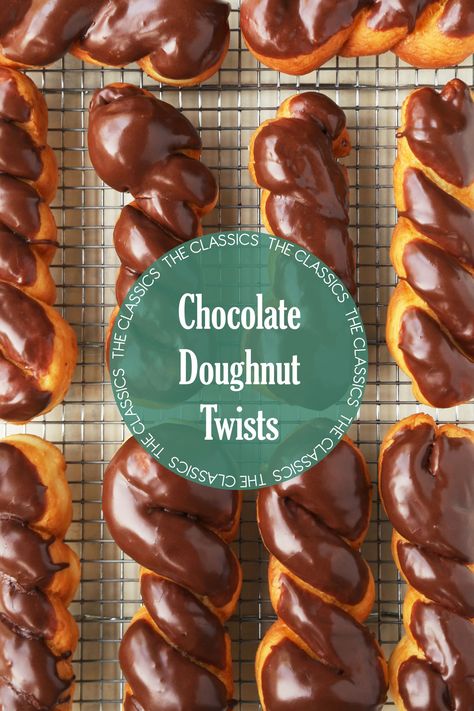 Doughnut Twists, Chocolate Doughnut, Chocolate Doughnuts, Homemade Donuts Recipe, Dessert Aux Fruits, Homemade Donuts, Doughnut Recipe, Donut Shop, Donut Recipes