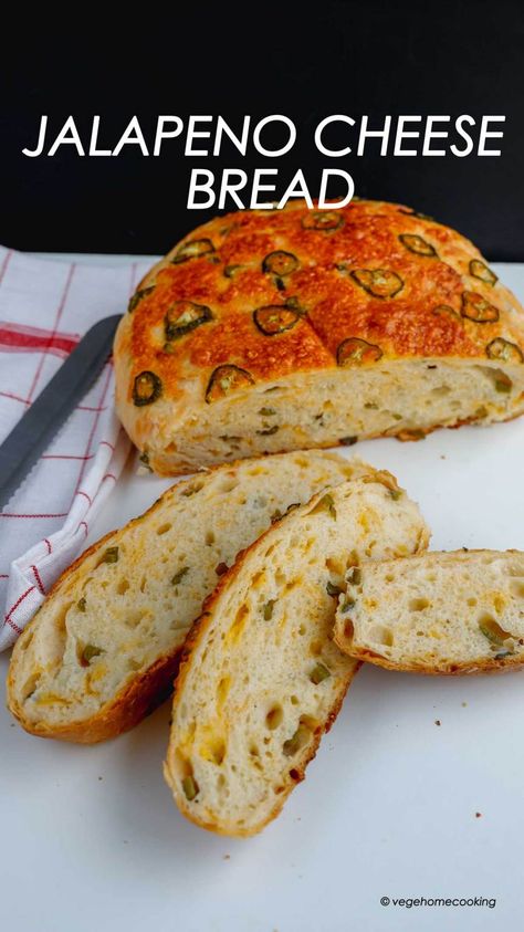 Jalapeno Cheese Bread / No-Knead Easy Jalapeno Cheese Bread Cheddar Jalapeno Bread, Jalapeño Bread, Jalapeno Cheese Bread, Cheese Bread Recipe, Knead Bread Recipe, Jalapeno Cheese, Jalapeno Recipes, Bread Easy, Raisin Bread