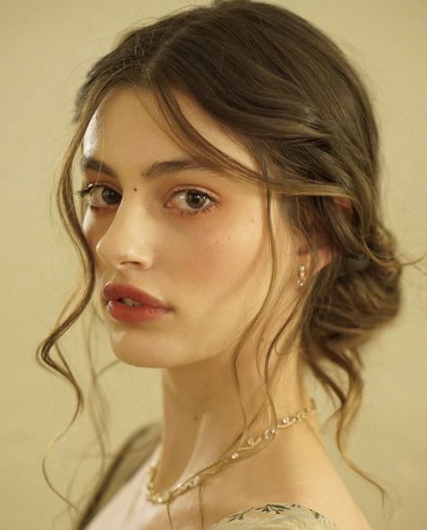 diana silvers – @angelnova on Tumblr Diane Silvers, Diana Silvers, Gals Photos, Character Ideas, Photo Reference, Florence, On Tumblr, Angel, Tumblr