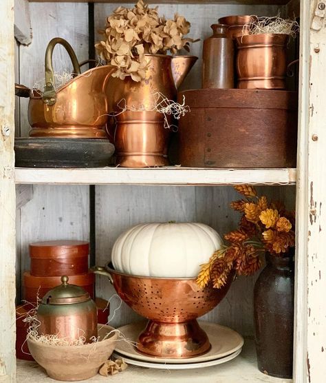 Emily Baker on Instagram: “Copper “Close Up” to kick off the weekend! . . Speaking of copper, today I tagged the coolest old copper dustpan that I am taking with me…” Fall Decor Ideas For Bedroom, Updating Kitchen Cabinets, Coastal Wall Decor Ideas, Updating Kitchen, Home Staging Ideas, Alcohol Design, Bedroom Fall Decor, Antique Booth Displays, Vintage Fall Decor