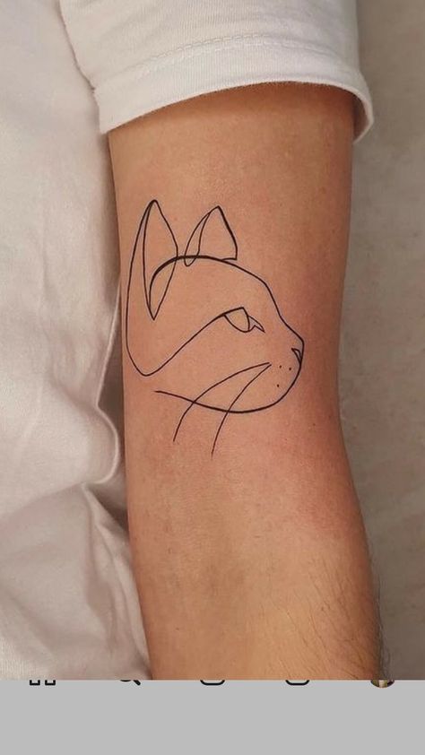 Unique Animal Tattoos, Animal Tattoos For Women, Cat Tattoo Simple, More Tattoo, Cat Tattoo Designs, Classy Tattoos, Discreet Tattoos, Elegant Tattoos, Little Tattoos