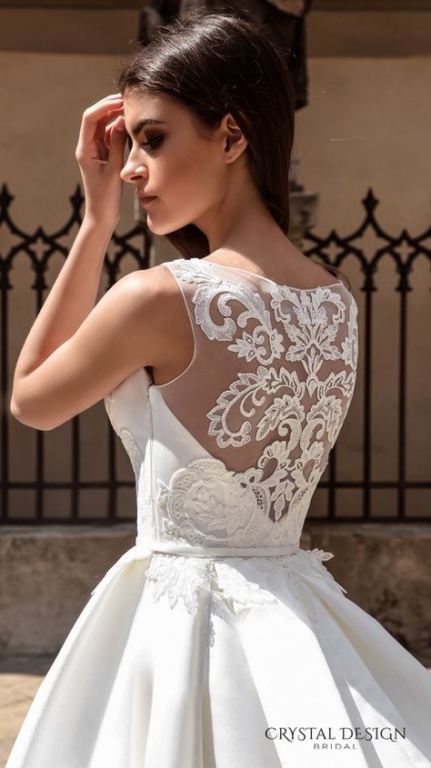 Wedding Gown Back Design, Ball Gown Wedding Dress Lace, A Line Ball Gown, Royal Train, Halter Wedding Dress, Aline Wedding Dress, 2016 Wedding Dresses, Wedding Dress Lace, Wedding Robe