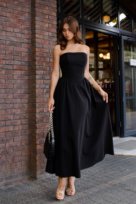 Prom Royalty, Black Strapless Midi Dress, Midi Prom Dress, Gold Evening Dresses, Pink Prom Dress, Prom Dress Inspiration, Pink Prom, Black Prom, Strapless Midi Dress