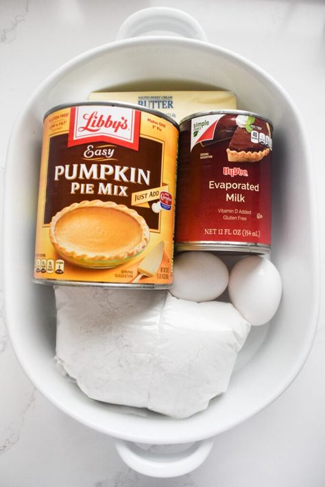 Pumpkin Dump Cake Sweetened Condensed Milk Cake, Condensed Milk Cake Recipe, Milk Cake Recipe, Pumpkin Poke Cake, Pumpkin Casserole, Pumpkin Dump Cake Recipe, Pumpkin Cobbler, Pumpkin Pie Cake, Pumpkin Dump