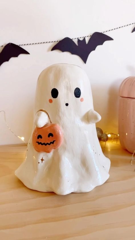 Origami Halloween, Ghost Diy, Halloween Clay, Baking Clay, Clay Diy Projects, Spooky Cute, Theme Halloween, Clay Art Projects, Instagram Diy