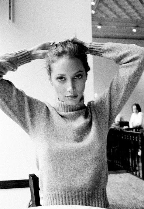 Emily Ratajkowski, Angelina Jolie and More of the Best Sweater Weather Hair of All Time | Vogue Model Tips, Pamela Hanson, Esquire Magazine, 90s Supermodels, 90s Models, Sharon Stone, Christy Turlington, Beauty Advice, Beauty Icons