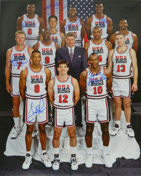 Team USA "Dream Team" 16x20 Photo With (7) Signatures Including Larry Bird, Patrick Ewing, Magic Johnson, Scottie Pippen, David Robinson, Clyde Drexler & Christian Laettner (Schwartz COA) Nba Dream Team, Dream Team 1992, Usa Dream Team, Team Usa Basketball, Olympic Basketball, Basketball Tricks, Basket Nba, Michael Jordan Basketball, David Robinson