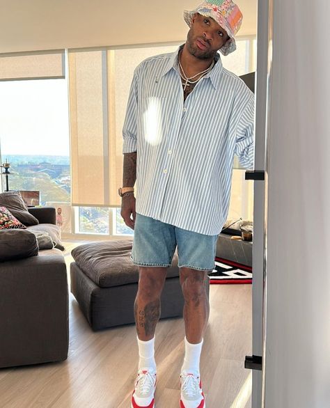 Men’s Shorts Outfits Aesthetic, Pj Tucker Outfits, Men Vacation Outfits Beach Black Men, Dubai Outfits Ideas Men, Spring Break Outfits Men, Men's Beach Outfits, Brunch Outfit Men, Miami Outfits Men, Vacation Outfits Men