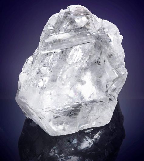 Laurence Graff has acquired the 1,109-carat Lesedi La Rona, from Canadian mining company Lucara Diamond Corp. in a deal valued at $53 million. It is the world’s largest gem-quality rough diamond to be discovered in more than a century and the largest rough diamond in existence today. Cullinan Diamond, Hope Diamond, Graff Diamonds, Harry Winston, Diamond Star, Minerals And Gemstones, Uncut Diamond, Raw Diamond, Rough Diamond