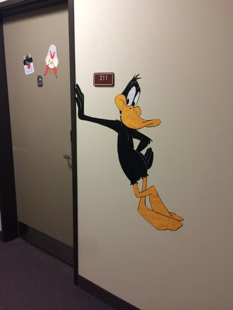 Looney toons hall decorations Daffy Duck RA Cartoon Mural Wall Art, Cartoon Decoration Ideas, Wall Painting Ideas Creative Cartoon, Cartoon Wall Painting Ideas, Wall Drawing Bedroom, Wall Drawing Ideas, Wall Painting Ideas Creative, Cartoon Wall Painting, Spiderman Painting