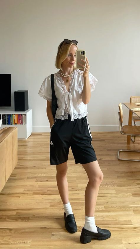 Loafer Outfits Summer, Casual Loafers Outfit Summer, Athletic Shorts Outfit Casual, Loafers Summer Outfit, Tomboy Fashion Summer, Loafers Outfit Casual, Loafers Outfit Summer, Adidas Shorts Outfit, Summer Athletic Outfits