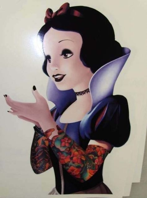 Bad Snow White Tattooed Disney Characters, White Sleeve Tattoo, Goth Snow White, Disney Characters Tattoos, Disney Gone Bad, Snow White Tattoos, Emo Disney, Evvi Art, Goth Disney