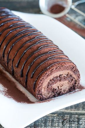 Chocolate Swiss Roll Recipe, Swiss Roll Cakes, Chocolate Swiss Roll, Swiss Roll Cake, Cake Roll Recipes, Chocolate Roll, Swiss Roll, Roll Cake, Piece Of Cake