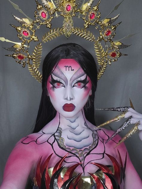 Astrology Makeup, Movie Theather, Zodiac Makeup, Scorpio Queen, Queen Halloween Costumes, Old Halloween Costumes, Makeup Artistic, New Makeup Ideas, Drag Makeup