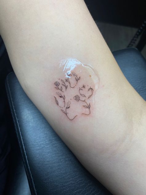 Paw print outline tattoo but make it cute Small Tattoo Dog Paw, Pawprint Outline Tattoo, Dog Paw Print Outline Tattoo, Golden Retriever Paw Tattoo, Outline Paw Print Tattoo, Abstract Paw Print Tattoo, Dog Tattoo Paw Print, Dog Paw Outline Tattoo, Paw Tattoo Placement