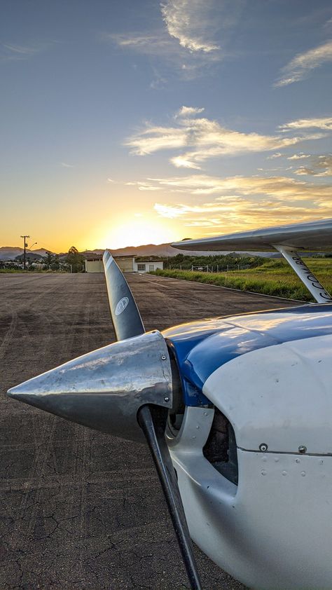 Cessna Wallpaper Iphone, Cessna 172 Wallpaper, Aviation Wallpaper, Fighter Planes Art, Cessna 150, Aircraft Wing, Cessna Aircraft, Piper Aircraft, Cessna 172