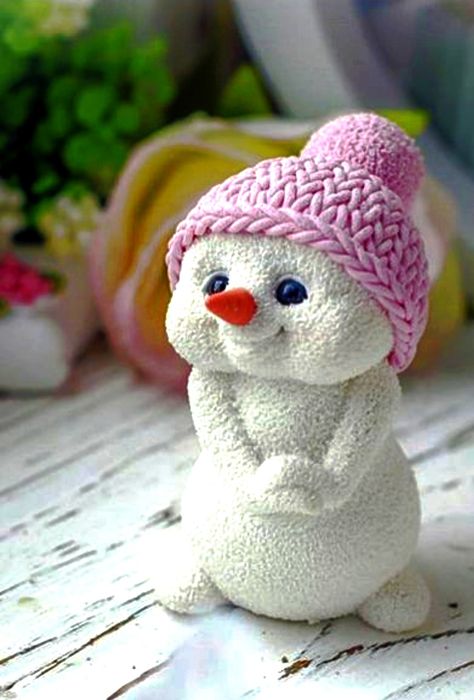 Snowman Crafts Diy, Christmas Decorations Outdoor, Felt Snowman, Needle Felted Christmas, Candy Land Christmas Decorations, Candy Land Christmas Tree, Sock Crafts, Christmas Clay, Polymer Clay Christmas