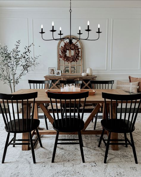 Wood Dining Room Table With Black Chairs, Organic Vintage Dining Room, Dining Room With Double Doors, Off Kitchen Dining Room, Welcoming Dining Room, Aesthetic Dining Room Table, Dinning Room Trends 2023, Oak Dining Table And Black Chairs, Small Traditional Dining Room Ideas