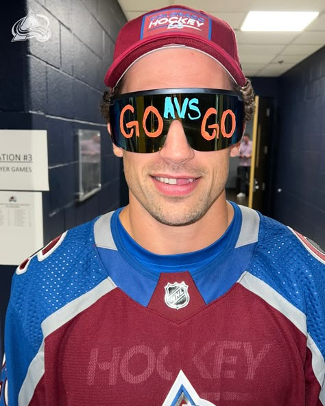 Colorado Avalanche on X Miles Wood, Baby Bill, Winter Vision Board, Funny Hockey, Hopelessly Devoted, Hockey Guys, Hockey Humor, Hockey Baby, Hockey Men