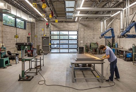 Gallery of Jackson Dinsdale Art Center / TACK architects - 9 Metal Workshop Layout, Small Factory Design, Workshop Lighting, Workshop Interior, Woodsmith Plans, Metal Shop Building, Workshop Office, Garage Workshop Plans, Industrial Workshop