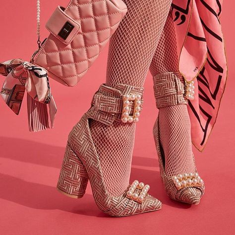 Mode Pastel, Heels Trendy, Couture Dior, Heels Block, Heels High, Socks And Heels, Shoe Inspiration, Aesthetic Shoes, Shoes Heels Pumps