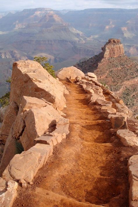 48 of the World's Greatest Hiking Trails ... Unusual Beauty, Exotic Places, Beauty Pictures, Hiking Trails, Outdoors Adventure, Trekking, Places To See, Places To Travel, Grand Canyon