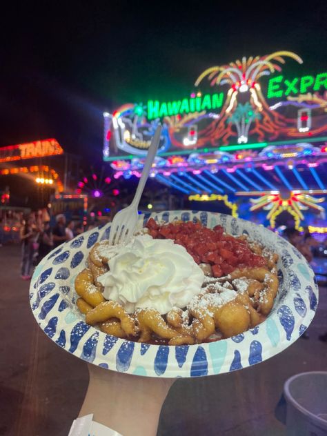 Carnival Foods, Fair Food Astethic, Fair Foods Carnival Eats, State Fair Aesthetic, Fun House Carnival Aesthetic, Fair Food, Carnival Funnel Cake Aesthetic, Texas State Fair Aesthetic, Carnival Foods State Fair