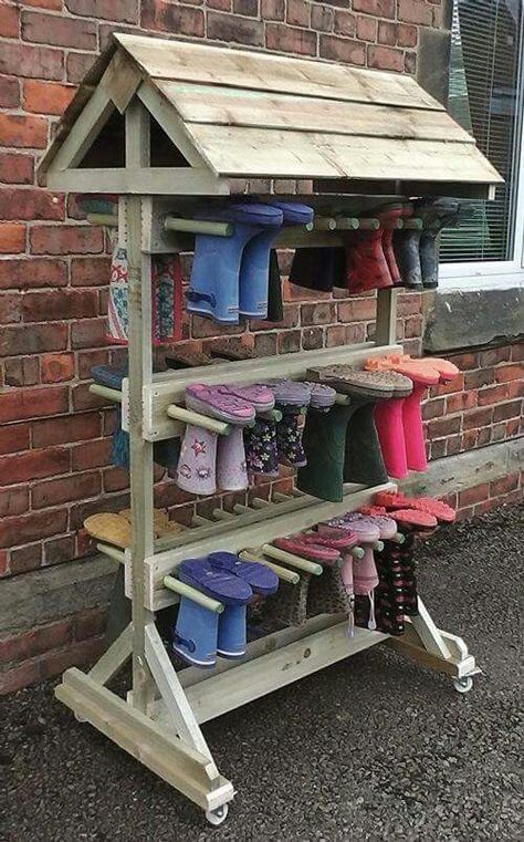 Welly stop Rubber Boot Storage Ideas, Rubber Boot Storage, Outdoor Shoe Shed, Rain Boot Storage, Outdoor Boot Storage, Outdoor Shoe Storage Ideas, Outdoor Shoe Storage, Reban Ayam, Outdoor Preschool