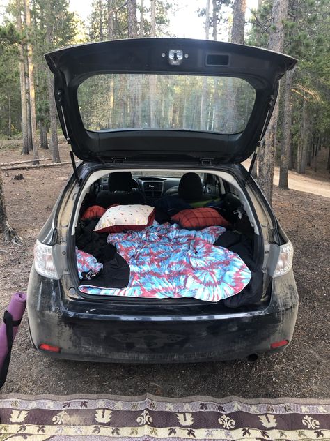 Camping in the Car: How to make the most out of your trip Hatchback Car Camping, Small Car Camping, Camping In The Car, Car Life, Small Rv, Hatchback Cars, Small Lanterns, Festival Camping, Pontiac Grand Am